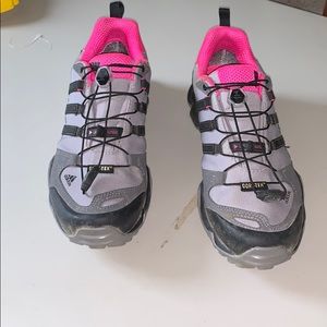 Adidas waterproof hiking shoes size 7
